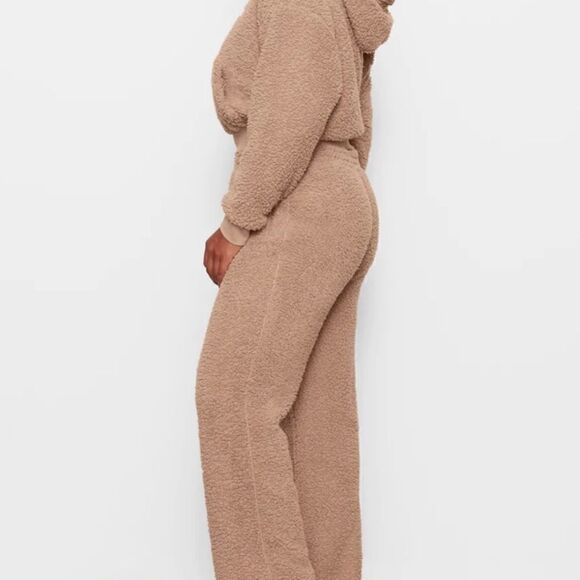 NWT SKIMS Teddy Track Pants fleece Sherpa new - Picture 3 of 5